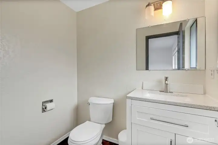 1/2 bath off primary bedroom