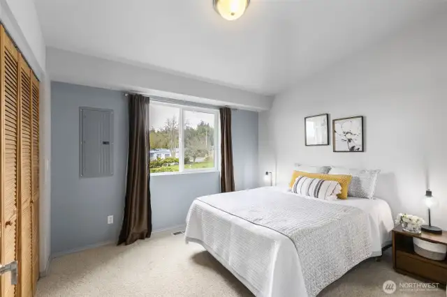 2nd bedroom