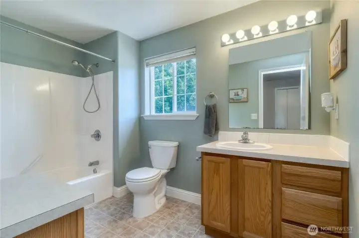 Upper Level Main Bath