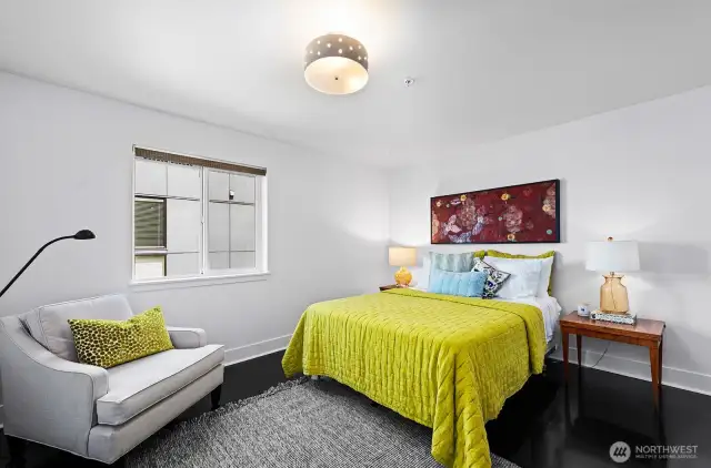 Large primary bedroom.