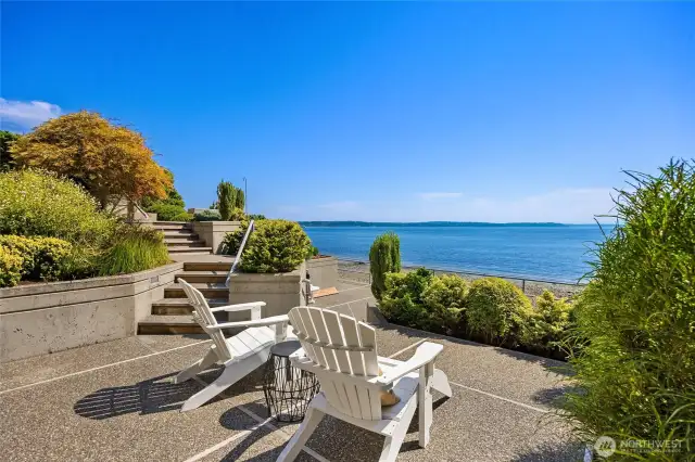 A Waterfront Sanctuary with Daily Maritime Shows!