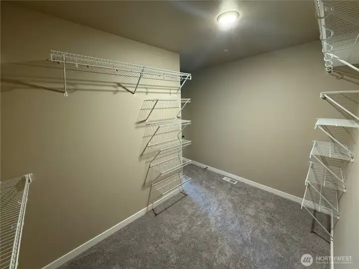 Hughe Walk In Closet