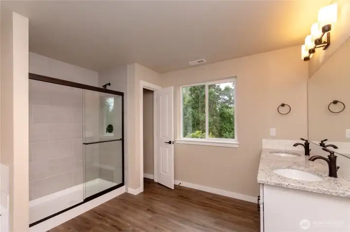 Primary BR bath