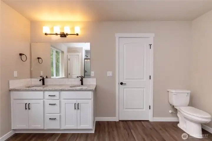 Primary BR bath