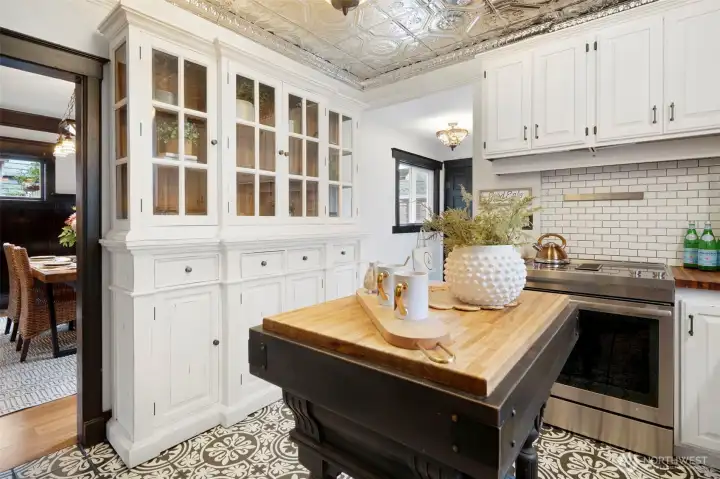 Kitchen with extra storage and island