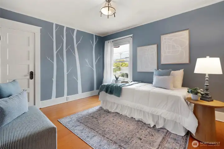 3/3 bedrooms upstairs