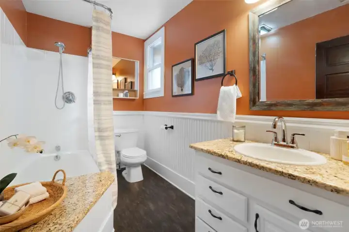Updated fullbath upstairs