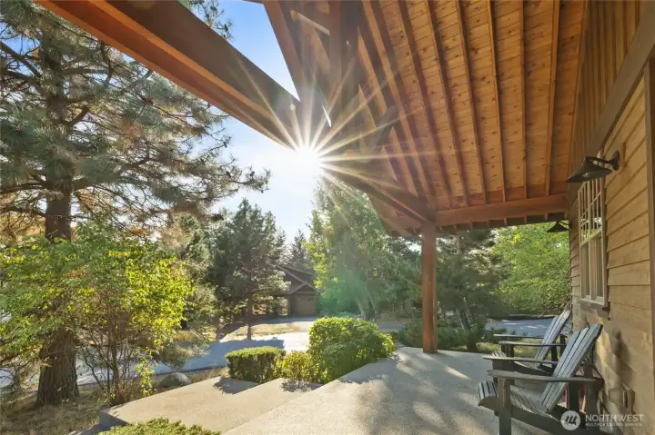 Take in all the sun from your front patio. Take in all the sun from your front patio.