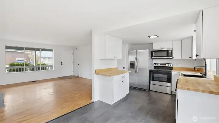 Brand new kitchen and all new stainless steel appliances