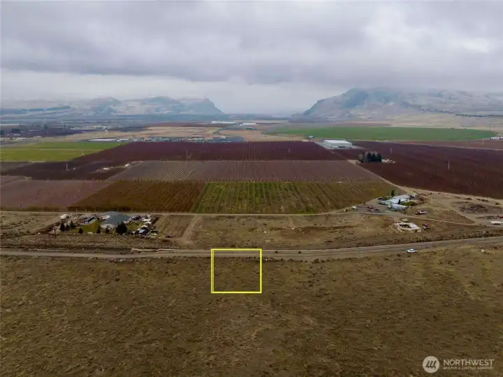 Approximate boundaries in yellow.