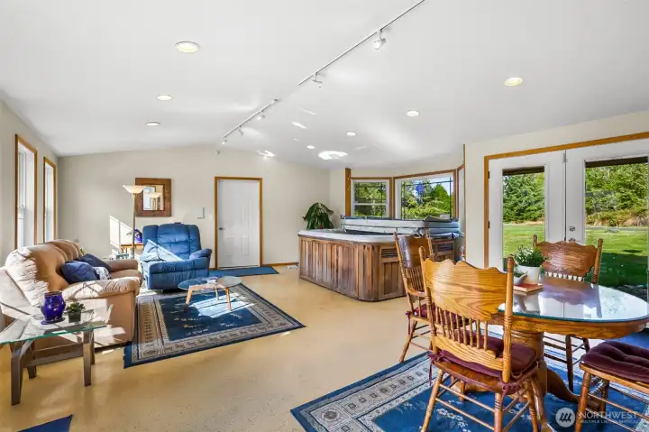 Sun Room with Hot Tub