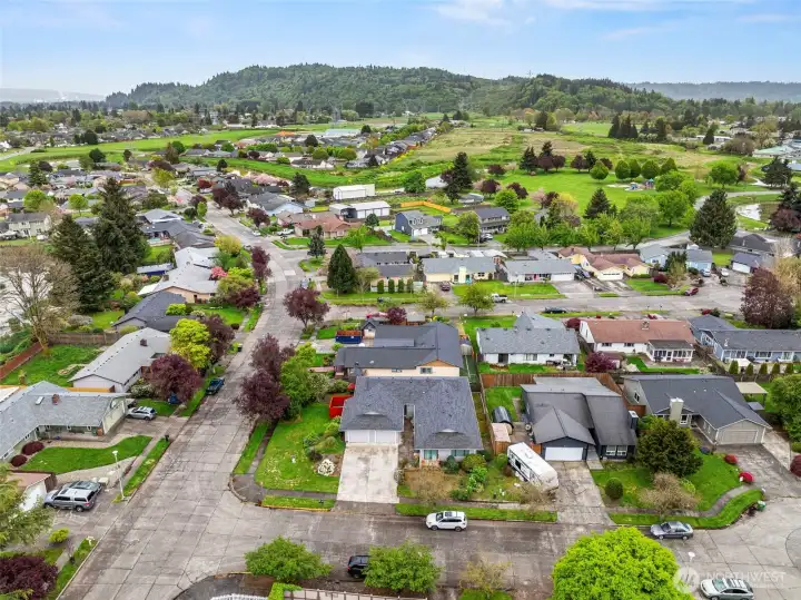 Second view of the neighborhood.