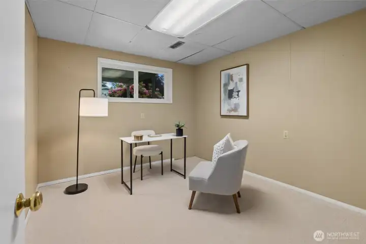 5th Bedroom or home office downstairs