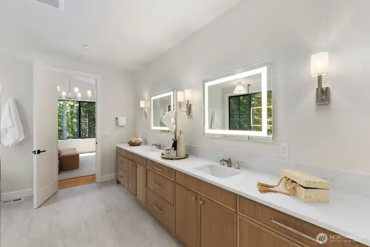 Primary suite bath