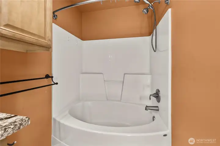 Full bath. Full bath.