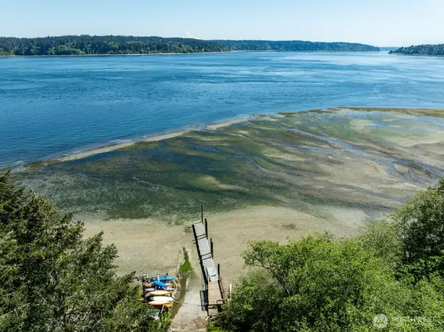Low tide hours at private community beach perfect for clam digging.