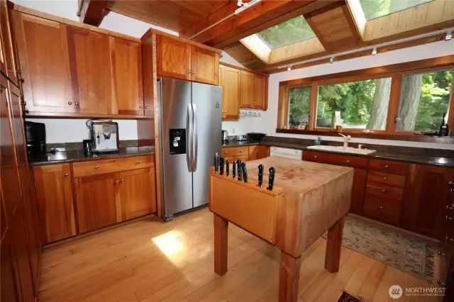 Tons of natural light in the kitchen