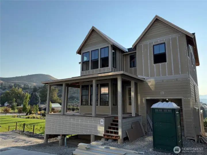 No neighbors on one side… & walking distances to the WINERY!