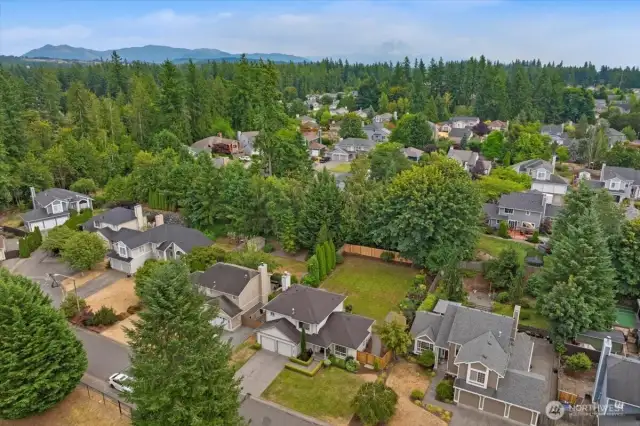Views of Rainier great you throughout the community! Welcome home to your own piece of paradise, Casa Bella. Pre-inspected, for your convenience!