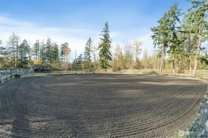Beautiful footing in this 100 x 140 outdoor arena make training a pleasure for riders and their horses.