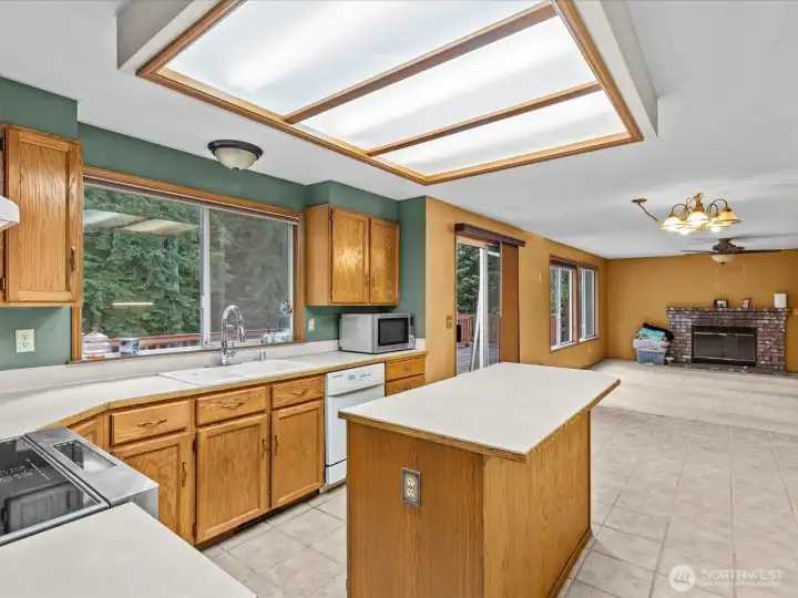 Kitchen w/Eating Space