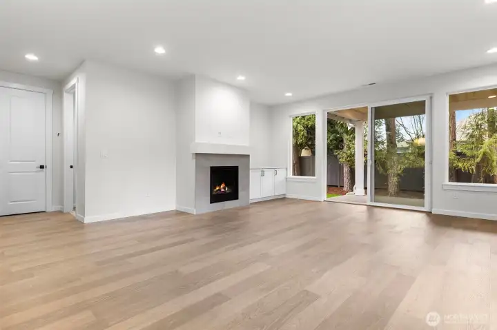 Photos of a similar home; same floor plan, colors, finishes, & upgrades may vary.