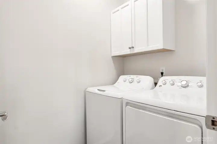 Utility closet with w/d just 2.5 years old!