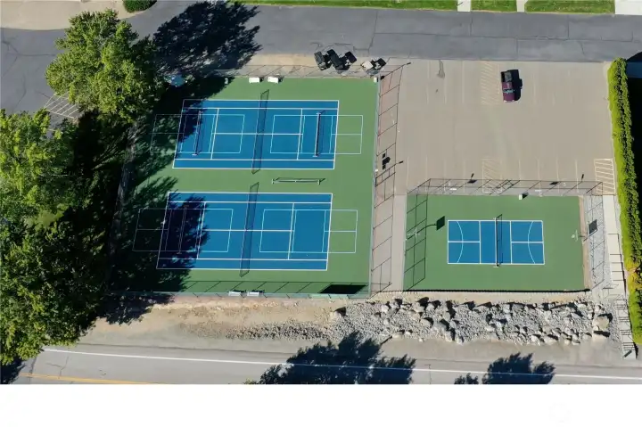 Community Basketball/Tennis/Pickleball courts