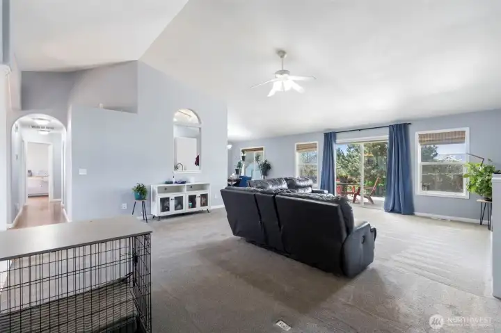 Back yard to the right, dinning room and kitchen straight ahead.