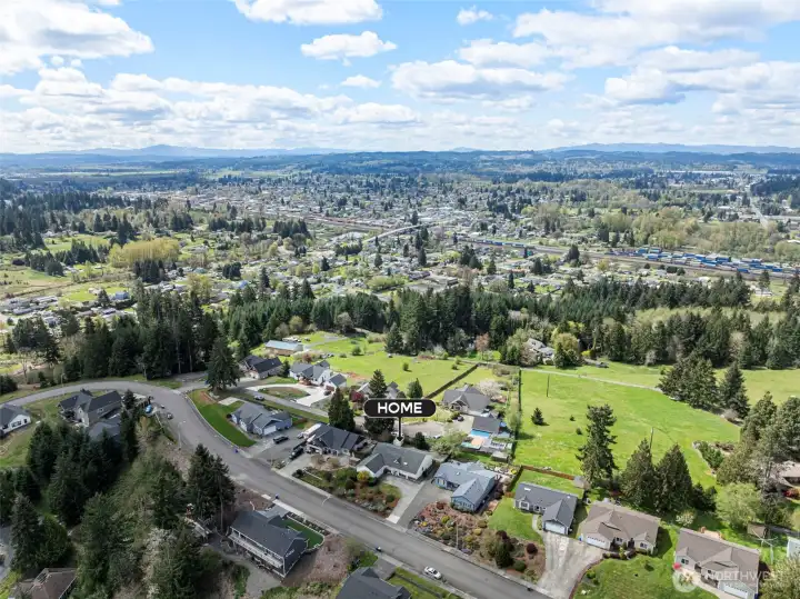 Drop right down to shop or go for a walk.