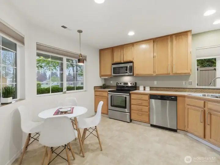 Enough space for breakfast and dining!