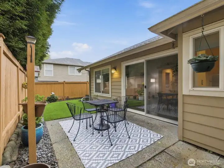 Patio with no maintenance synthetic lawn