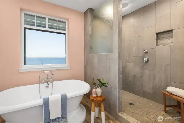 Spa like main floor primary ensuite.