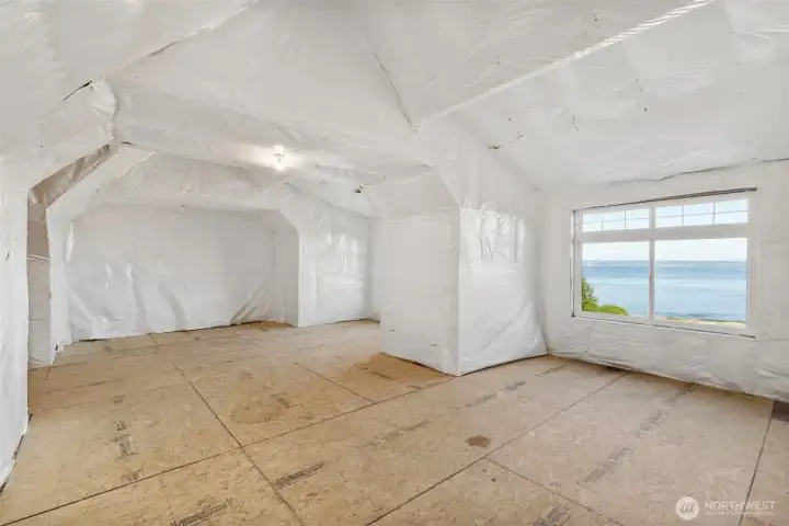 A 1,241 sq ft insulated and plumbed upper level offers future expansion potential. Gorgeous VIEWS! Additional guest quarters, rec room, HUGE primary suite?!?!