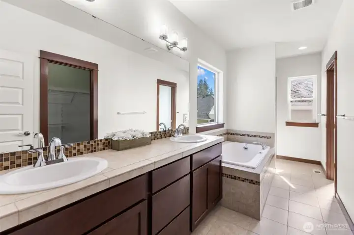 5 piece attached bath