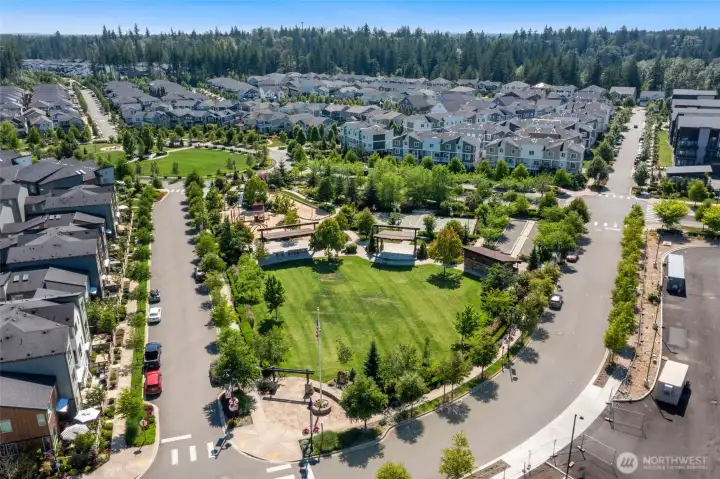 Civic Park- 2 min walk away! Civic Park- 2 min walk away!