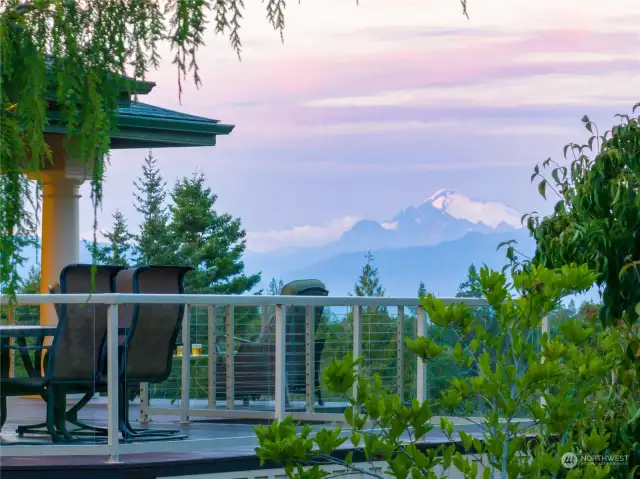 Isn't this a lovely view of Mount Baker?  That's the front deck that you could be sitting on and enjoying this right now!