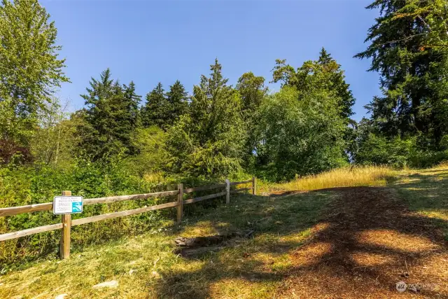 Boardwalk & Hiking Trail