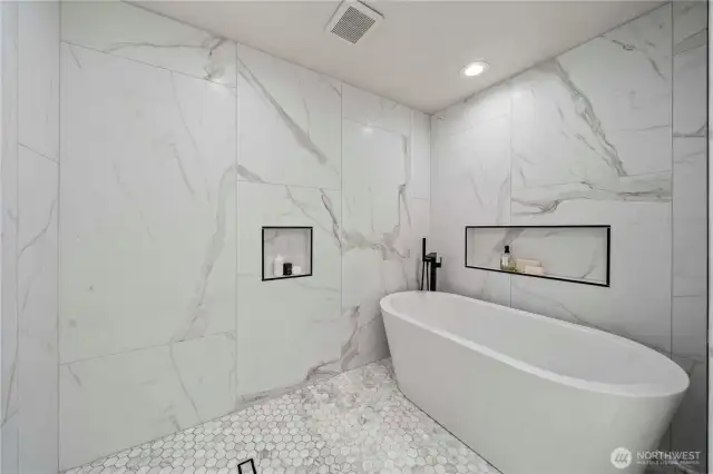 Luxurious master en-suite