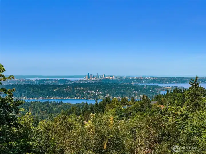 Amazing view of Lake Washington, Cascade Mts, Seattle Skyline , Puget Sound