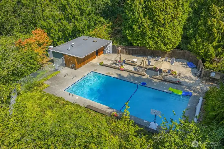 Community pool