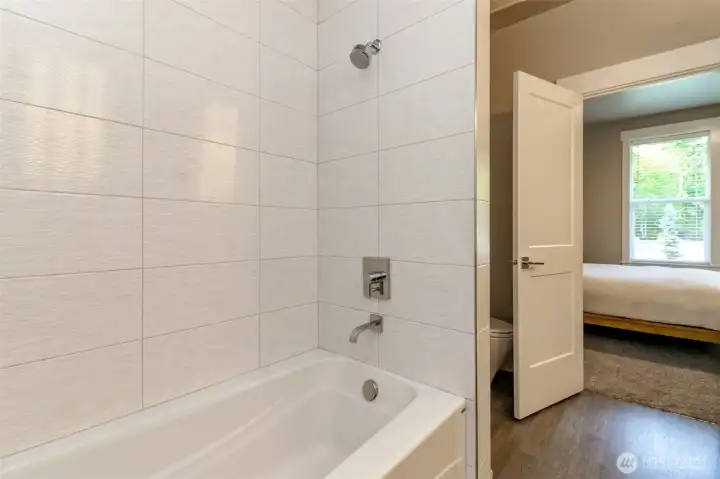 Jack and Jill bathroom between bedroom 2&3