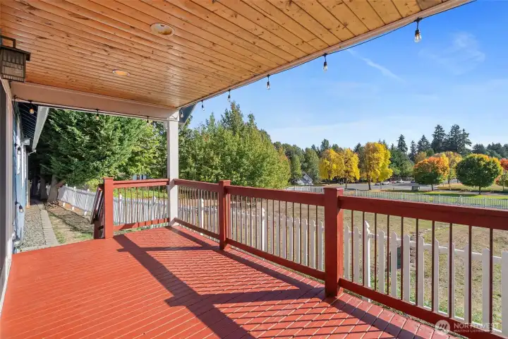 Covered deck off the kitchen & breakfast area.