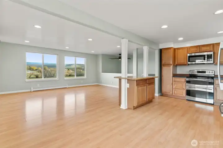 Kitchen/Living Room