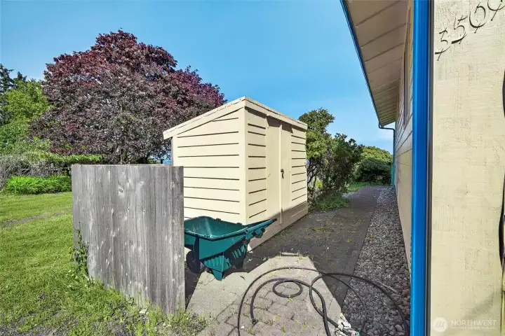 Utility shed