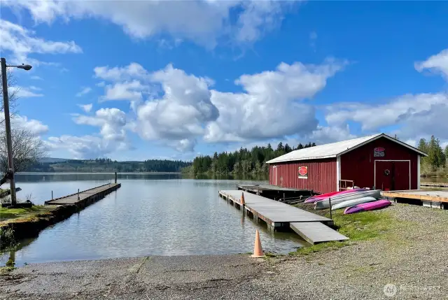 Streeters resort and boat launch just down the road.