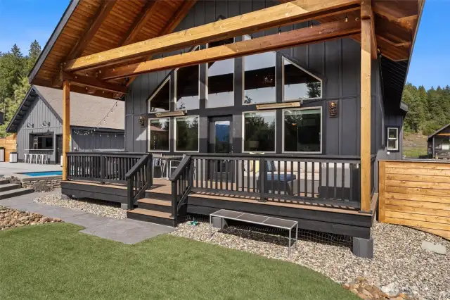 BIG porch with built in heaters.