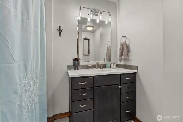 Primary ensuite.