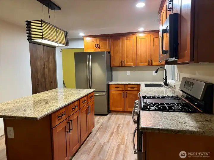 kitchen updated cabinet hardware