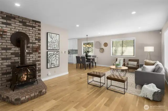 Upper level living & dining area